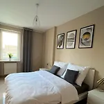 Uroczy Apartament Z Widokiem Na Centrum I Darmowym Parkinigiem